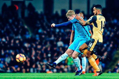 足坛最新爆料新闻直播视频,直播视频揭秘球星转会内幕 第3张 足坛最新爆料新闻直播视频,直播视频揭秘球星转会内幕 第3张